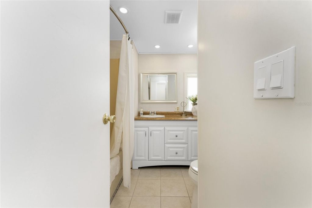 Image 21 of property listing at 1341 BLUE HERON DRIVE, Englewood, FL 34224