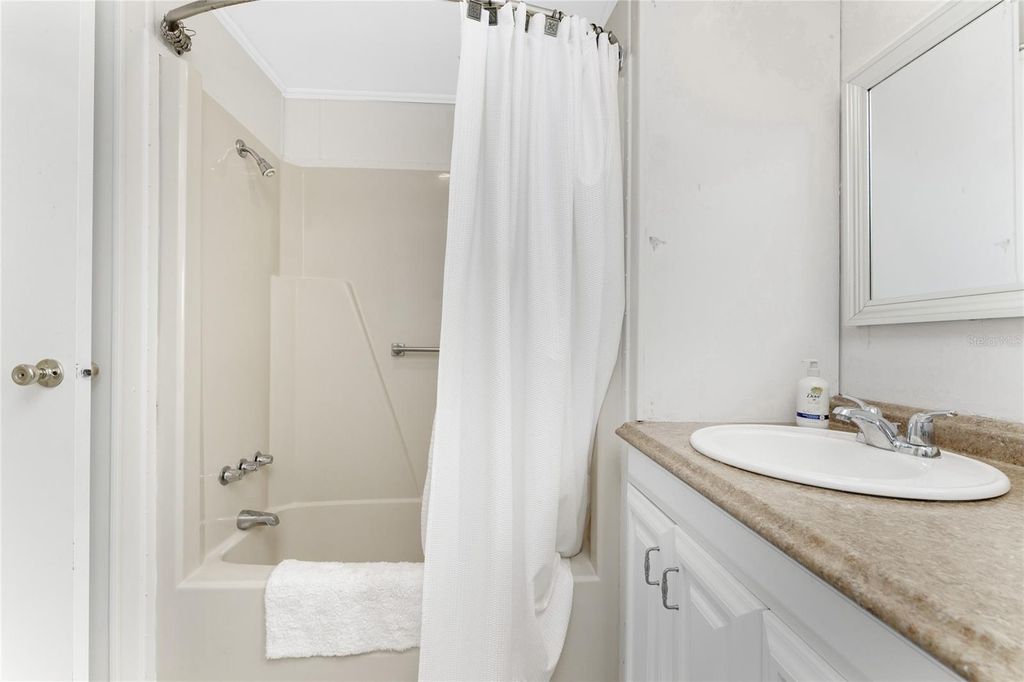 Image 22 of property listing at 1341 BLUE HERON DRIVE, Englewood, FL 34224