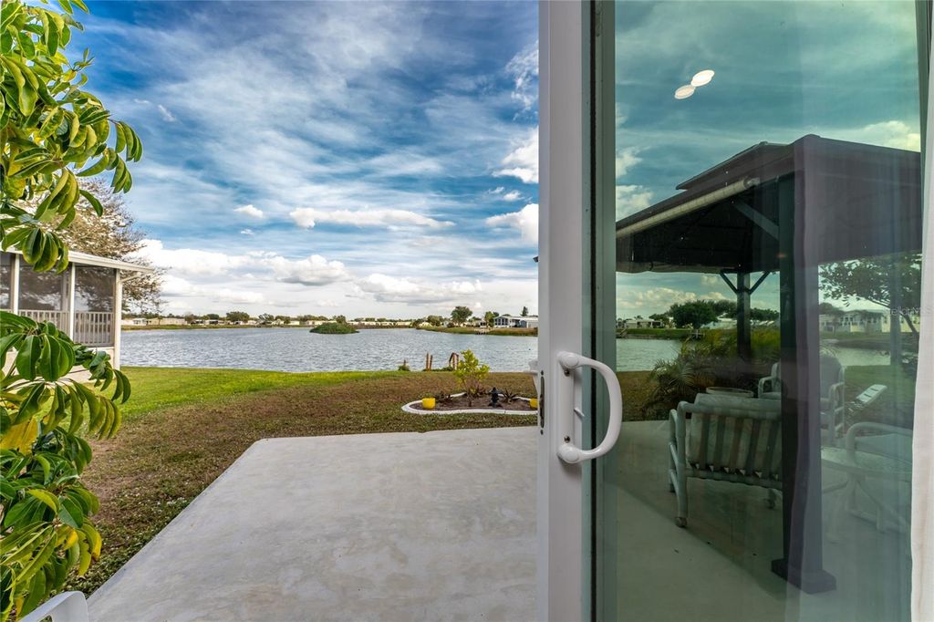 Image 24 of property listing at 1341 BLUE HERON DRIVE, Englewood, FL 34224