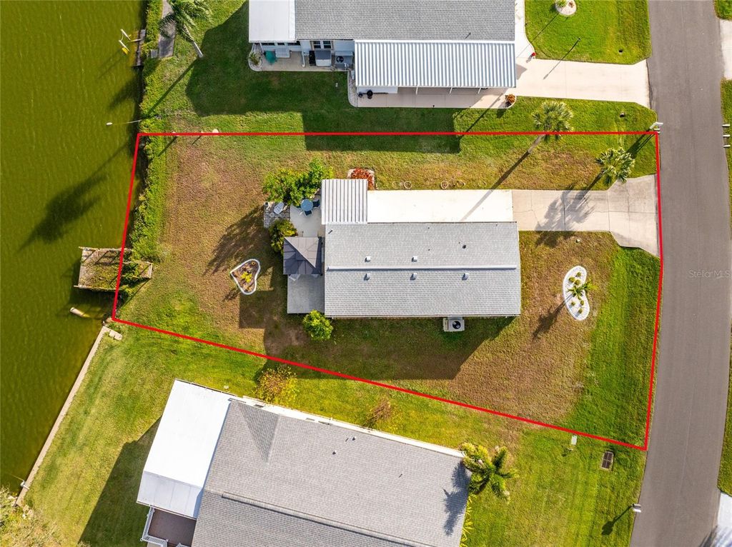 Image 34 of property listing at 1341 BLUE HERON DRIVE, Englewood, FL 34224