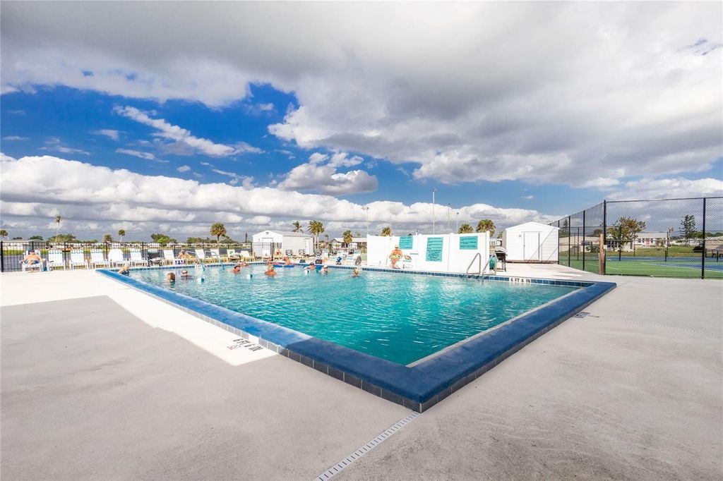 Image 36 of property listing at 1341 BLUE HERON DRIVE, Englewood, FL 34224