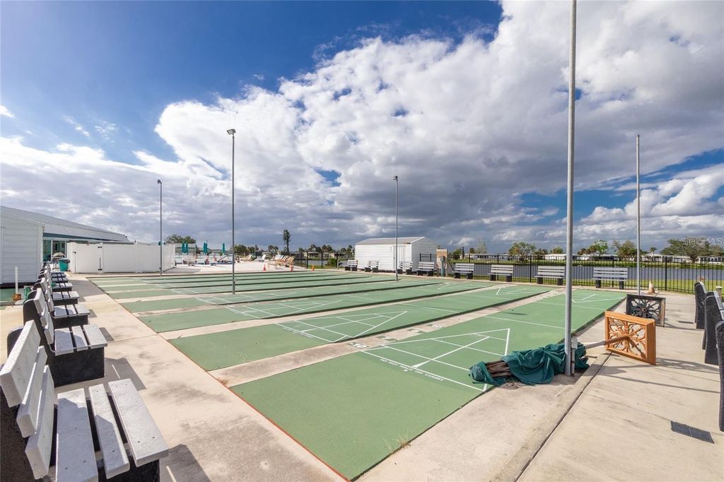 Image 39 of property listing at 1341 BLUE HERON DRIVE, Englewood, FL 34224