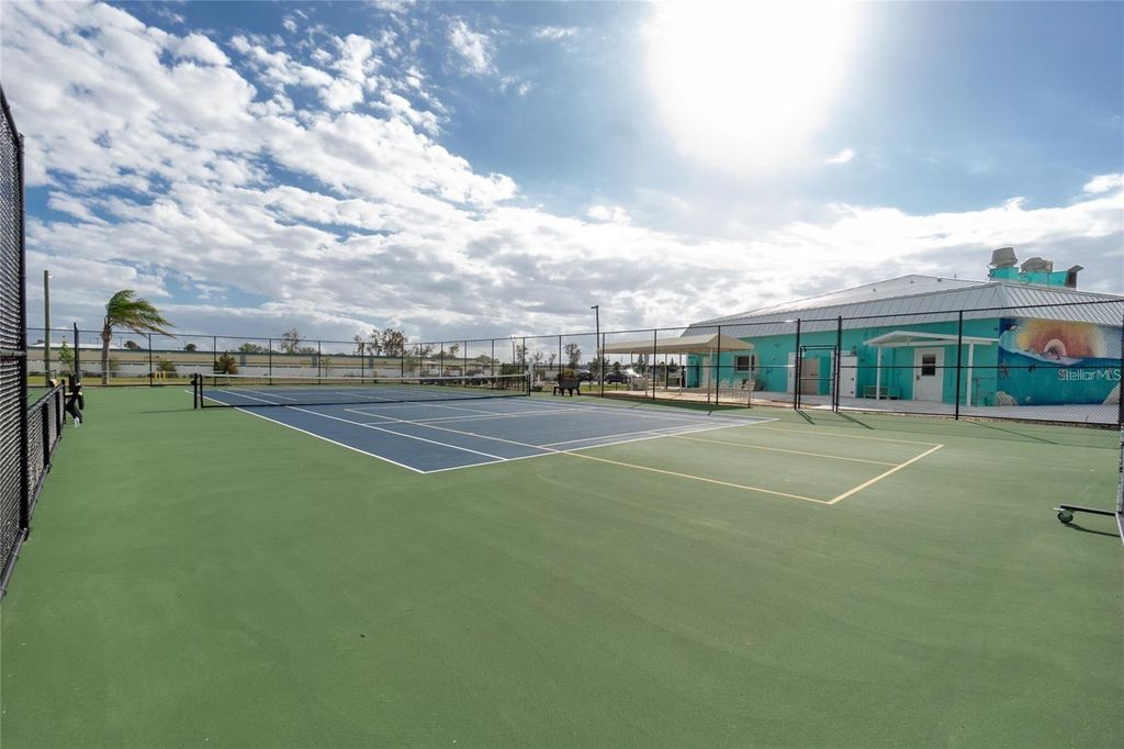 Image 41 of property listing at 1341 BLUE HERON DRIVE, Englewood, FL 34224