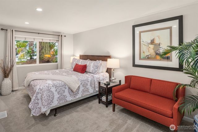 13780 NE 76th Place, Redmond, WA 98052