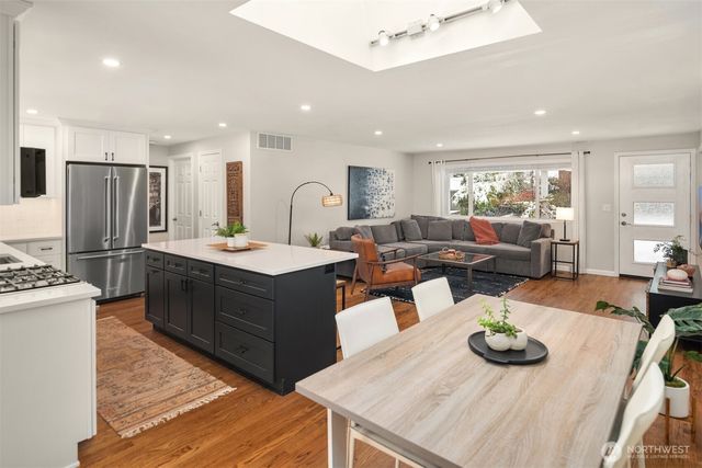 13780 NE 76th Place, Redmond, WA 98052