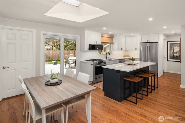 13780 NE 76th Place, Redmond, WA 98052