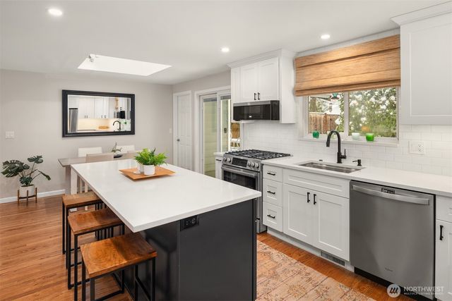 13780 NE 76th Place, Redmond, WA 98052