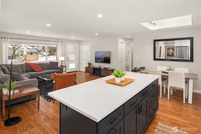 13780 NE 76th Place, Redmond, WA 98052