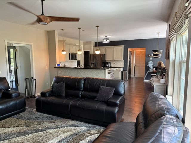 48871 Manhattan Circle, Canton, MI 48188