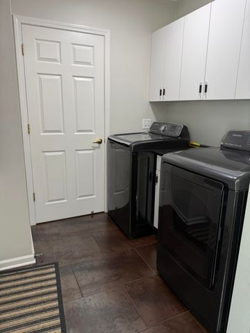 48871 Manhattan Circle, Canton, MI 48188