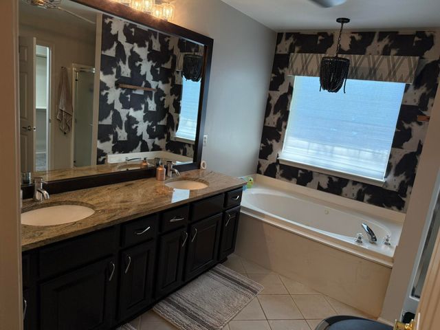 48871 Manhattan Circle, Canton, MI 48188