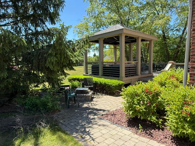 48871 Manhattan Circle, Canton, MI 48188