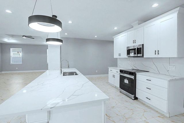 208 Road 5714, Cleveland, TX 77327