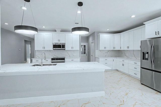 208 Road 5714, Cleveland, TX 77327