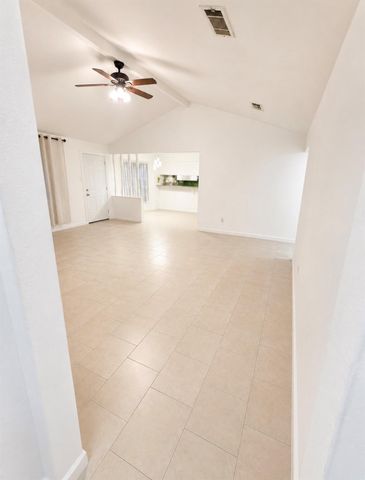 14526 Roundstone Lane, Houston, TX 77015