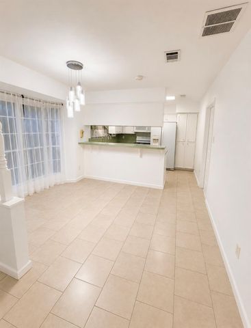 14526 Roundstone Lane, Houston, TX 77015