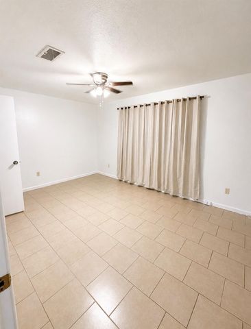 14526 Roundstone Lane, Houston, TX 77015