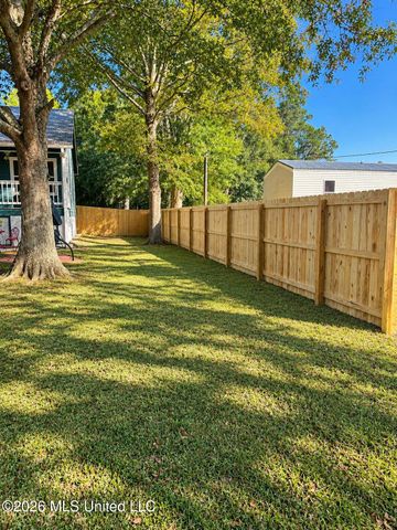 11423 Parkers Circle, Biloxi, MS 39532