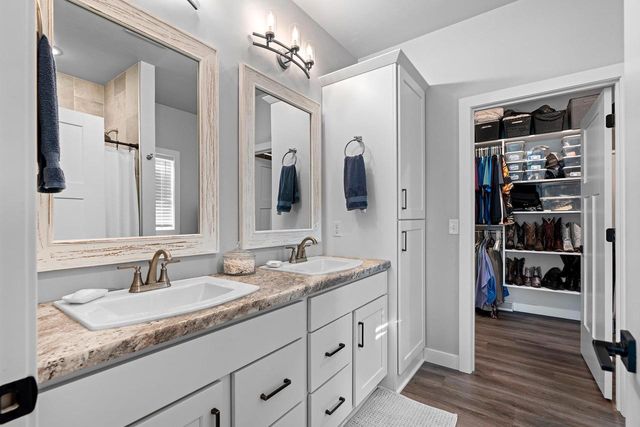 2950 E TURQUOISE LANE, Appleton, WI 54913