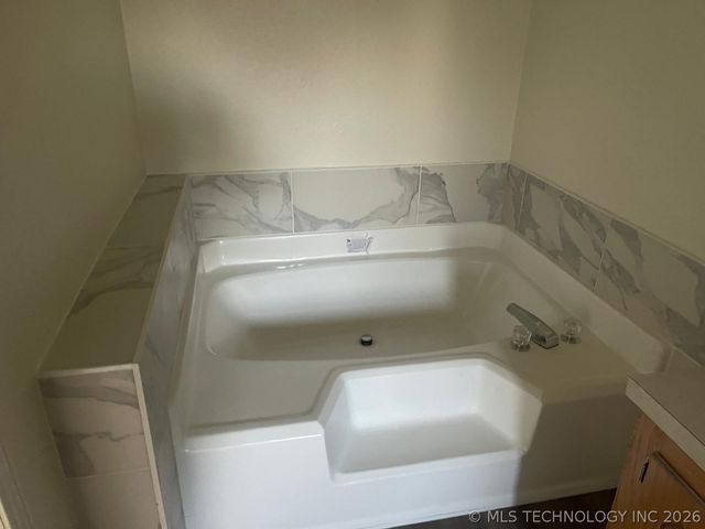 5051 S 213th East Avenue, Broken Arrow, OK 74014