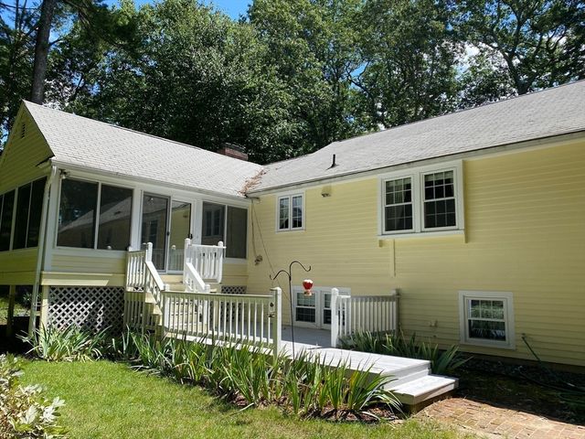 1 Stonehill Rd, Marlborough, MA 01752
