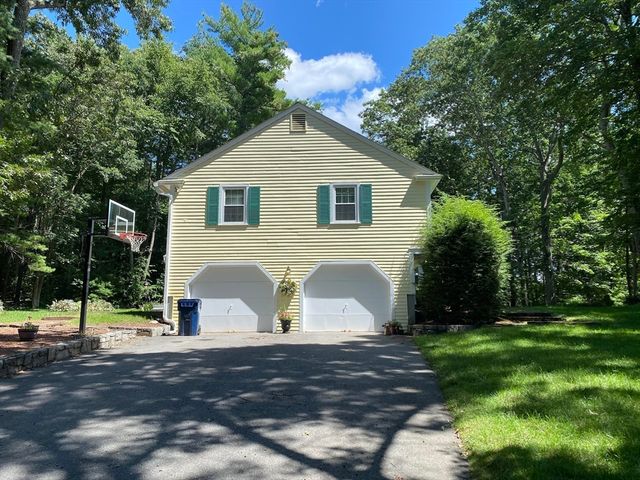 1 Stonehill Rd, Marlborough, MA 01752