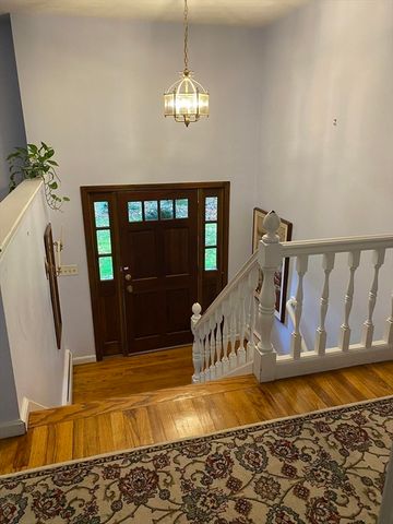 1 Stonehill Rd, Marlborough, MA 01752