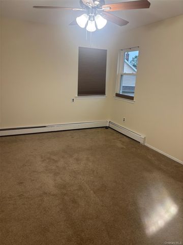 115 Park Avenue A, Hicksville, NY 11801