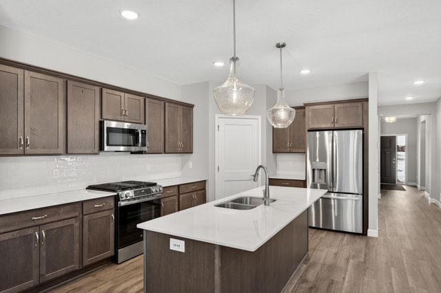 1420 Victory Lane NE, Isanti, MN 55040