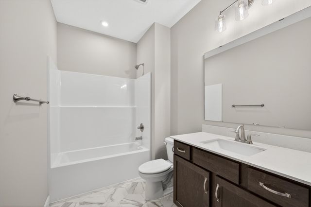 1420 Victory Lane NE, Isanti, MN 55040