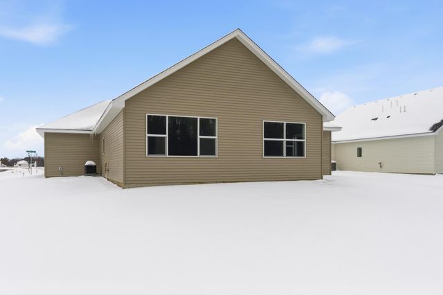 1420 Victory Lane NE, Isanti, MN 55040
