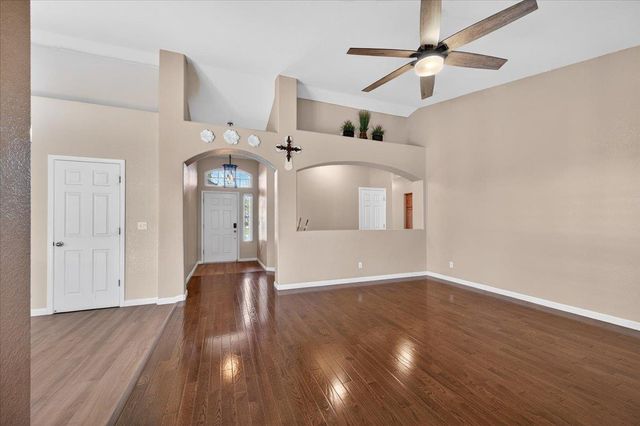 6623 E Alta Avenue, Fresno, CA 93727