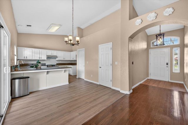 6623 E Alta Avenue, Fresno, CA 93727