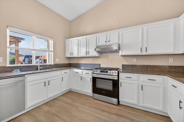 6623 E Alta Avenue, Fresno, CA 93727