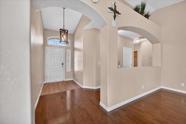 6623 E Alta Avenue, Fresno, CA 93727