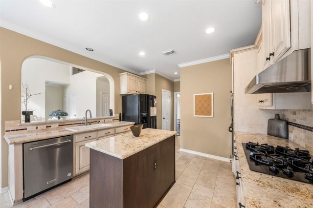 3902 Lakeridge Canyon Drive, Sugar Land, TX 77498