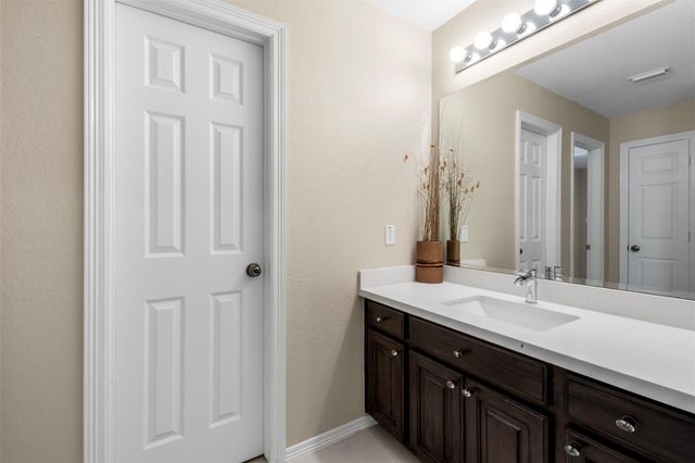 3902 Lakeridge Canyon Drive, Sugar Land, TX 77498