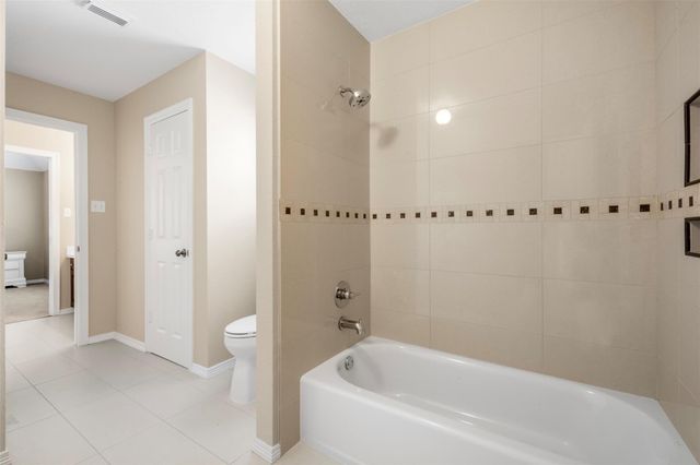 3902 Lakeridge Canyon Drive, Sugar Land, TX 77498