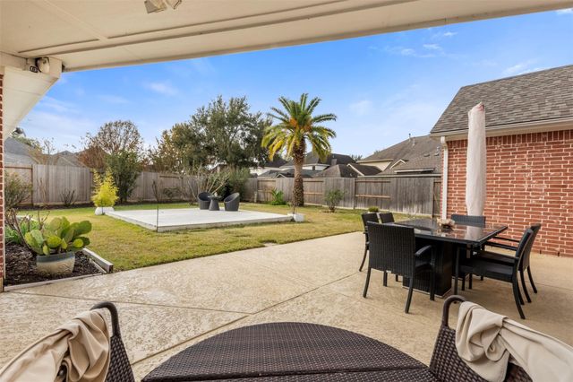 3902 Lakeridge Canyon Drive, Sugar Land, TX 77498