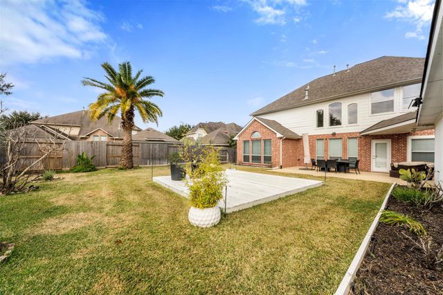 3902 Lakeridge Canyon Drive, Sugar Land, TX 77498