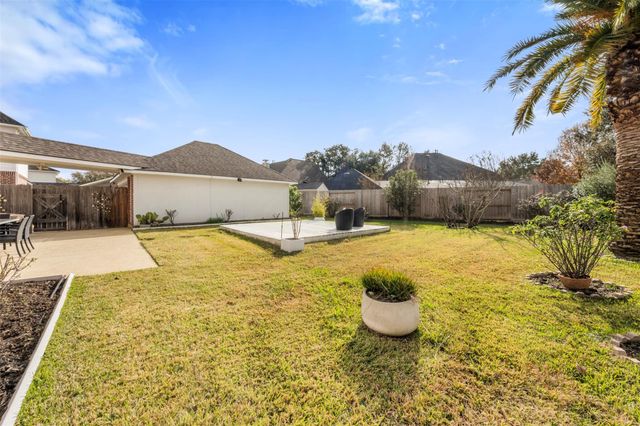 3902 Lakeridge Canyon Drive, Sugar Land, TX 77498