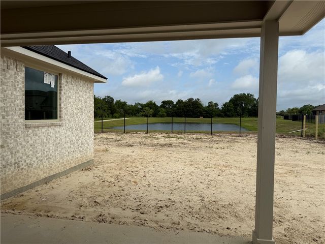 1046 Calaveras, College Station, TX 77845