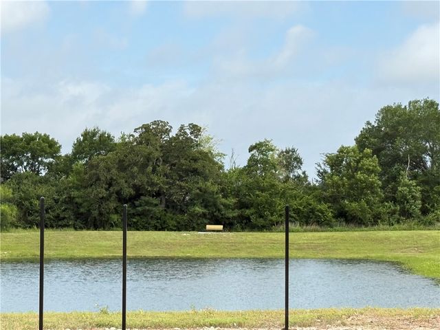 1046 Calaveras, College Station, TX 77845