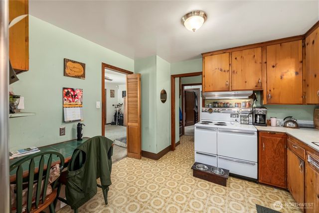 8446 E B Street, Tacoma, WA 98445