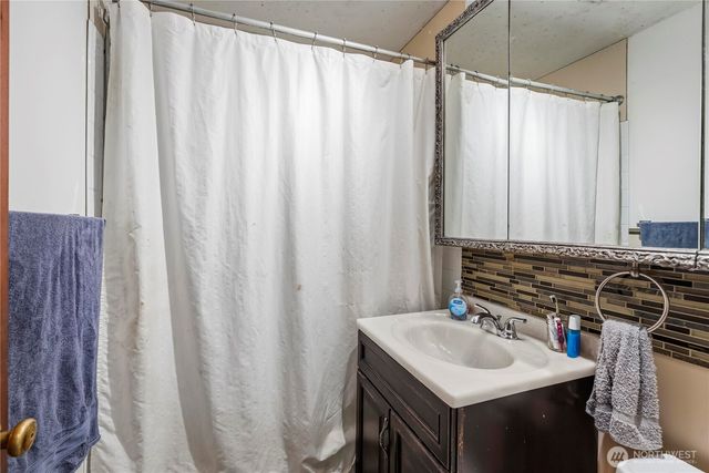 8446 E B Street, Tacoma, WA 98445