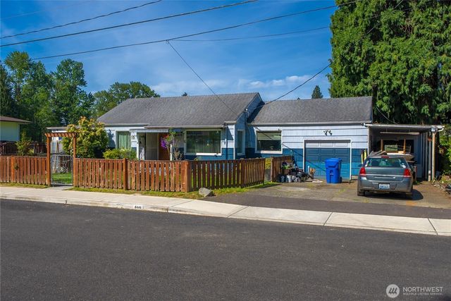 8446 E B Street, Tacoma, WA 98445