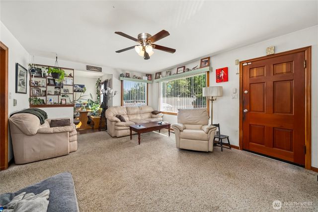8446 E B Street, Tacoma, WA 98445