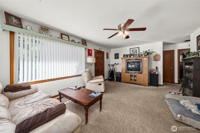 8446 E B Street, Tacoma, WA 98445