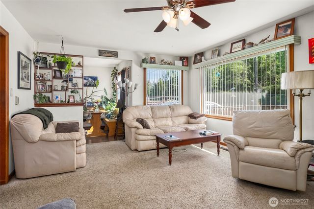 8446 E B Street, Tacoma, WA 98445
