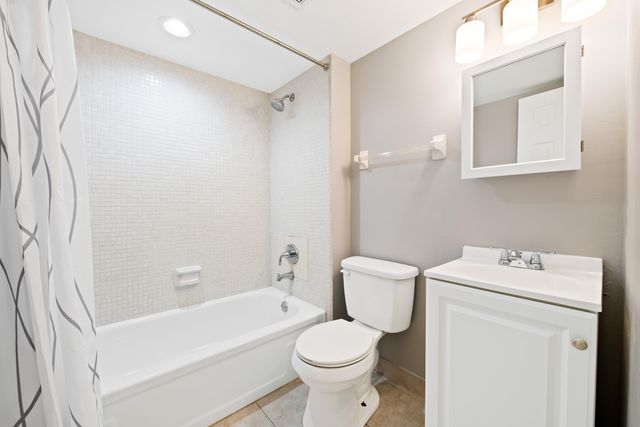 113 Royal Park Drive 2h, Oakland Park, FL 33309